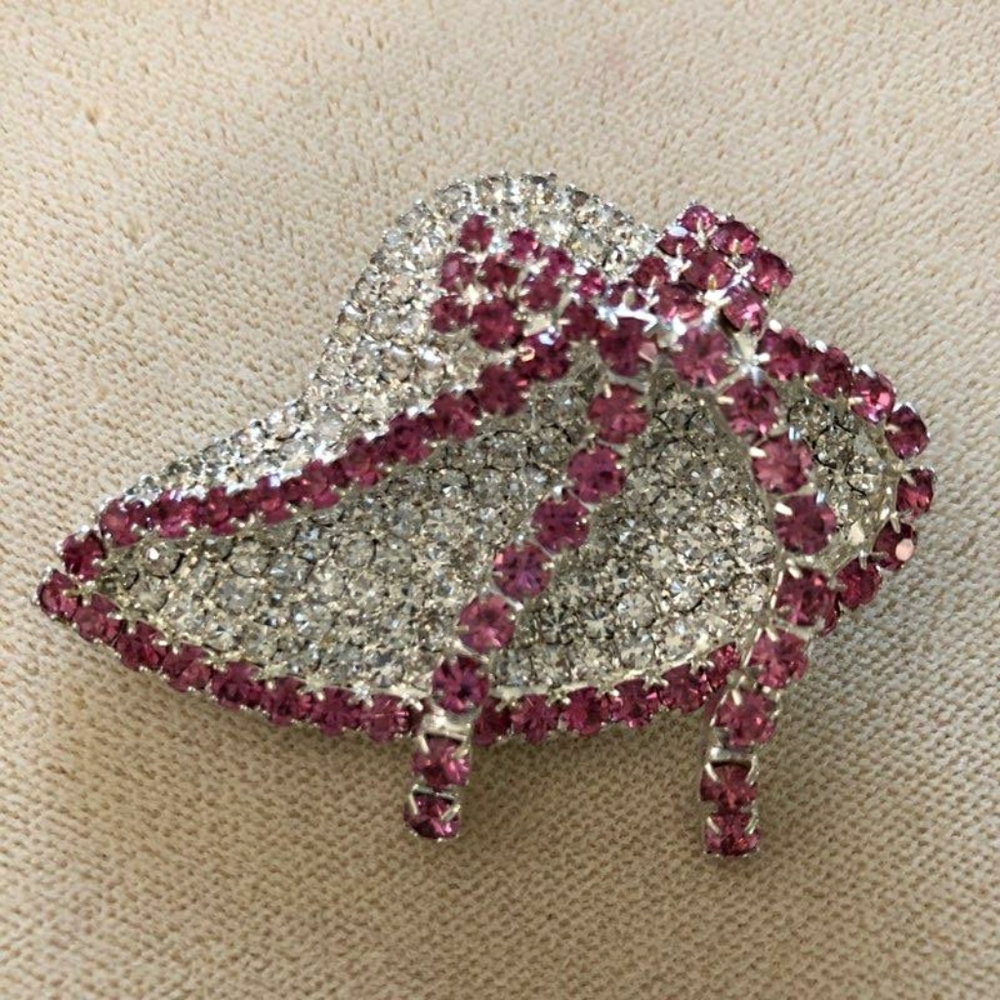 Brooch